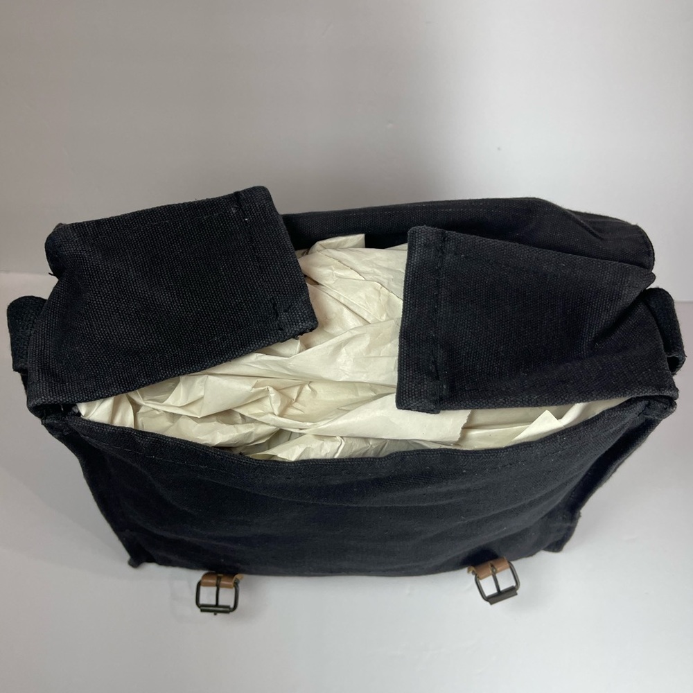 Military vintage-style canvas medic crossbody messenger bag - Picture 5 of 13